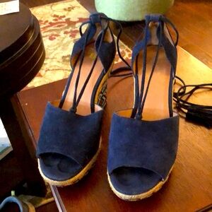 Cabi Woman’s Isla Wrap Around Wedge Espadrille Sandals Aztec Pattern 8M